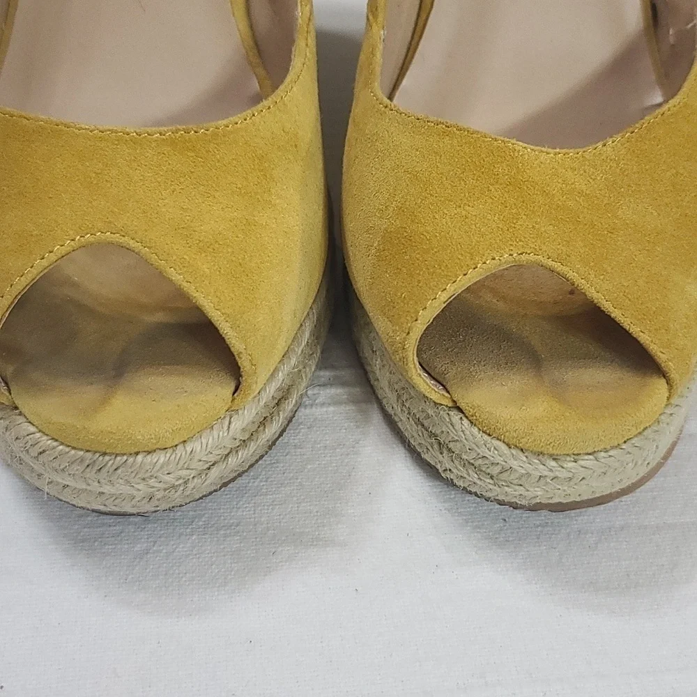 Colin Stuart Womens Wedge Espadrilles Pumps Shoes Golden Suede Sz 7B GUC READ